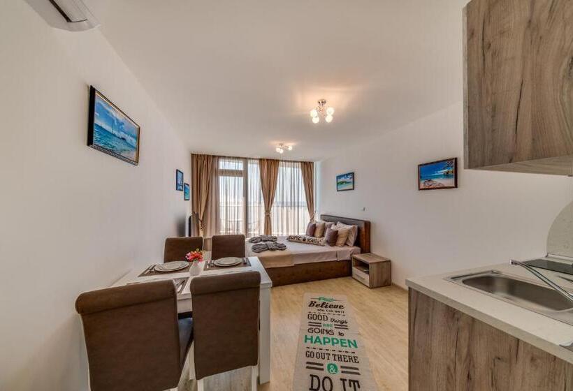 발코니가 있는 바다전망 스탠다드 스튜디오, Apartcomplex Golden Bay