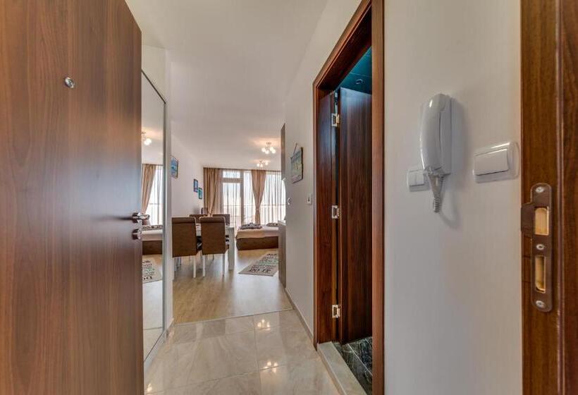 발코니가 있는 바다전망 스탠다드 스튜디오, Apartcomplex Golden Bay