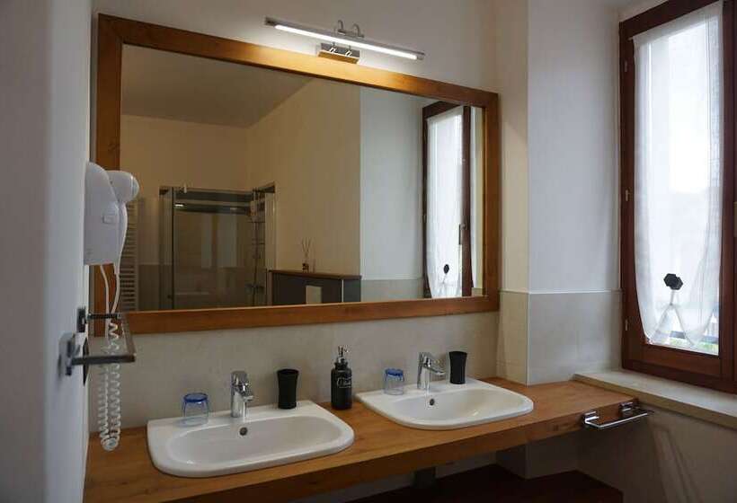 اتاق استاندارد با سرویس بهداشتی مشترک, B&b Al N°5