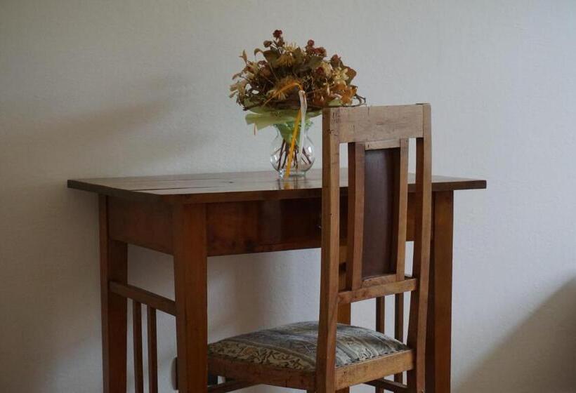 اتاق راحتی سه تخته, B&b Al N°5