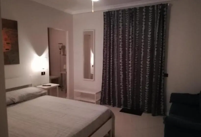 デラックストリプルルーム, B&b Le Zagare