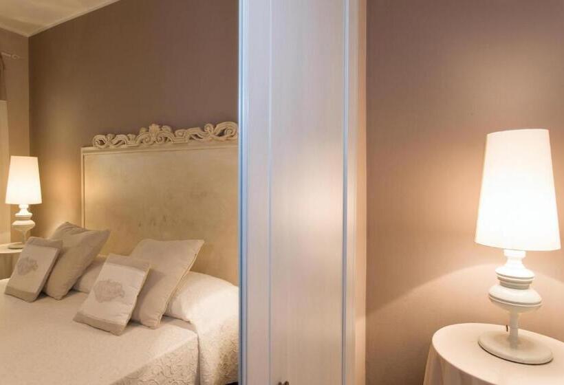 غرفة قياسية رباعية, Dimora Della Rovere