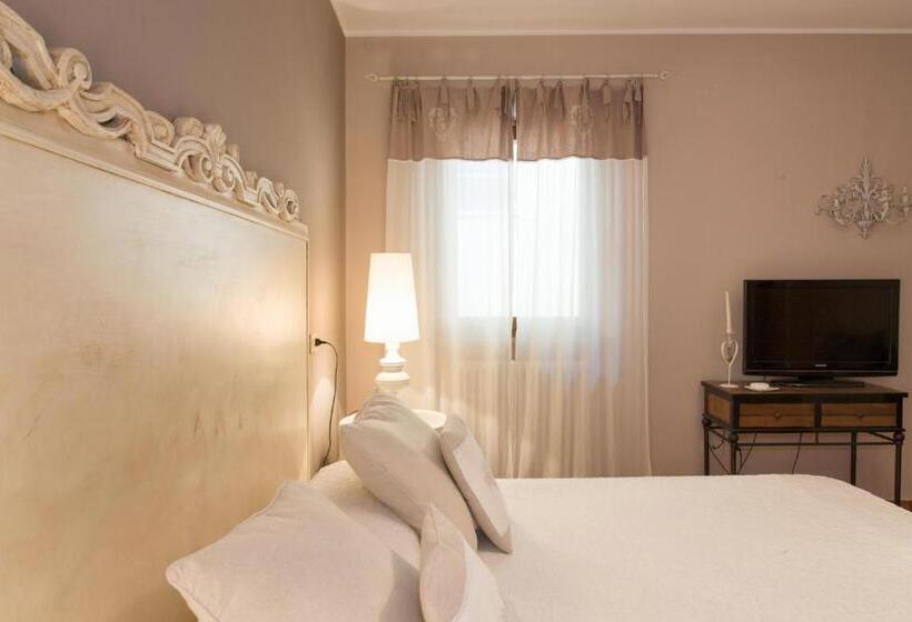 غرفة قياسية رباعية, Dimora Della Rovere