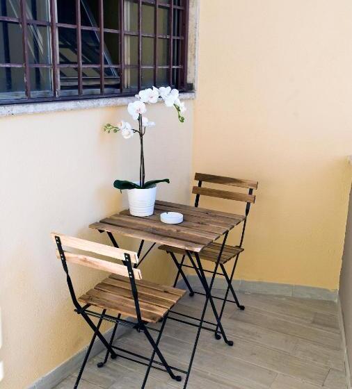 חדר סטנדרט חדר אמבטיה משותף, Fellini