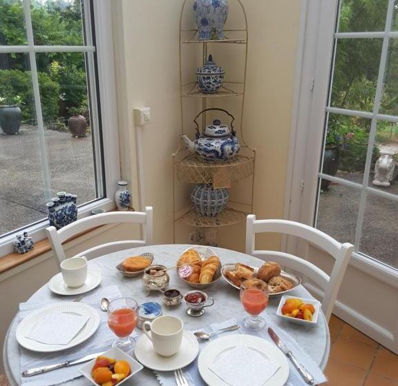 Номер Стандарт Вид на Сад, La Maison Des Thermes, Chambre D Hôte