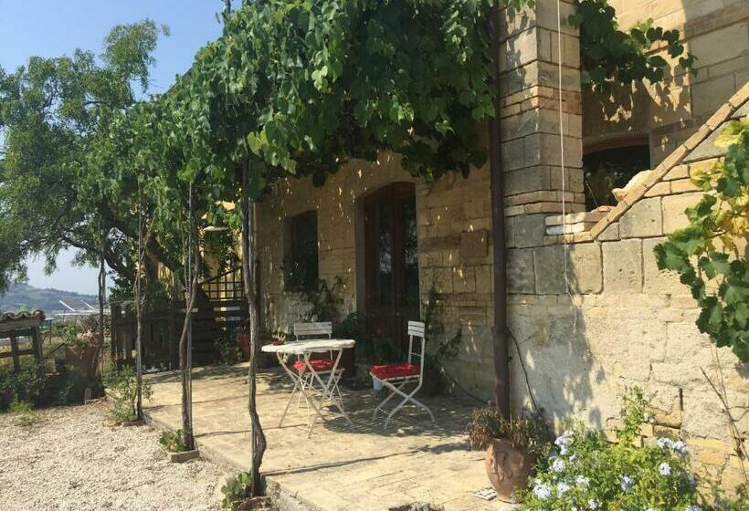 اتاق لوکس, Agriturismo Montedago