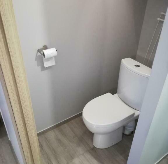 اتاق استاندارد چهار تخته, Atostogų Namai