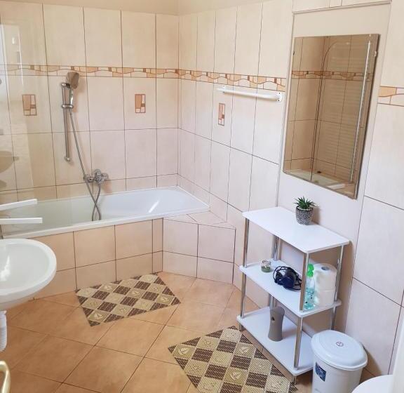 Standard room with outdoor bath, Dm Vendégház Villány