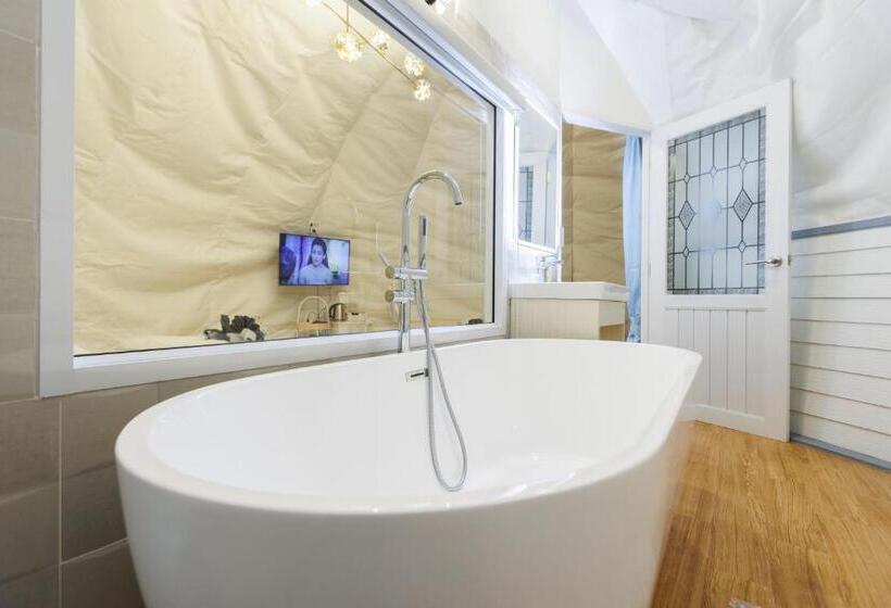 جناح مزود بجاكوزى, Ozone By บ้านเขาค้อ