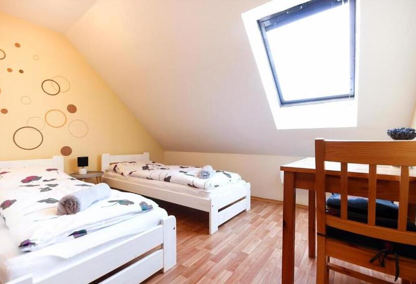 غرفة قياسية, Penzion Bazén Víno Sklep U Palečků