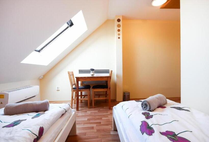 غرفة قياسية, Penzion Bazén Víno Sklep U Palečků