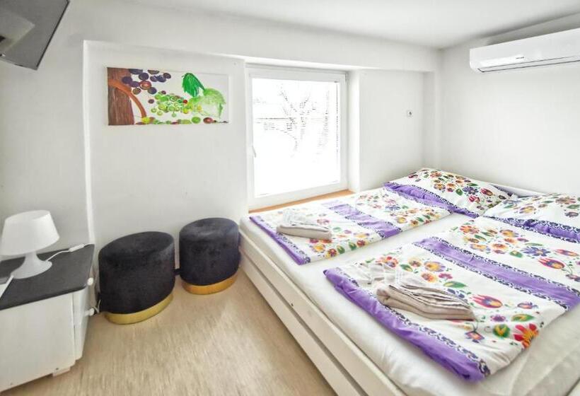 شقة 3 غرف, Penzion Bazén Víno Sklep U Palečků