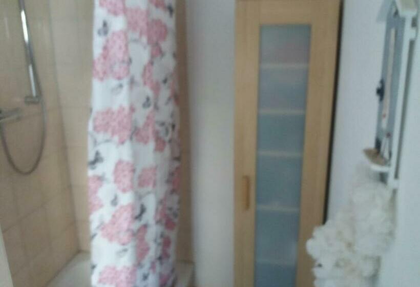 Standart Oda, Pensionszimmer Lützowzimmer