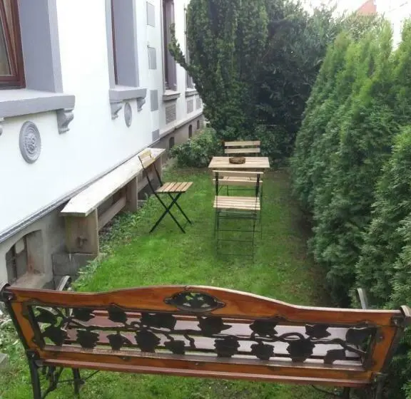 スタンダードルーム, Pensionszimmer Lützowzimmer