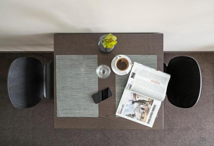 استودیوی استاندارد, Senamiesčio Apartamentai