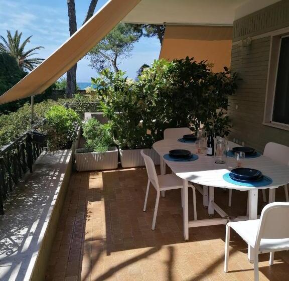 سوئیت جونیور با تراس, Villa Luisa B&b