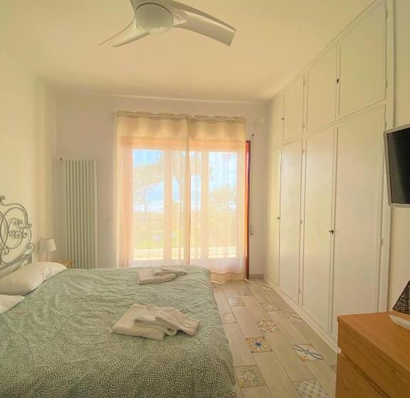 اتاق لوکس با چشم‌انداز دریا, Villa Luisa B&b