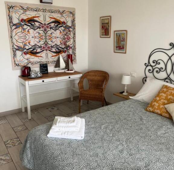 اتاق لوکس با چشم‌انداز دریا, Villa Luisa B&b