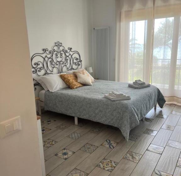 חדר דלוקס נוף לים, Villa Luisa B&b