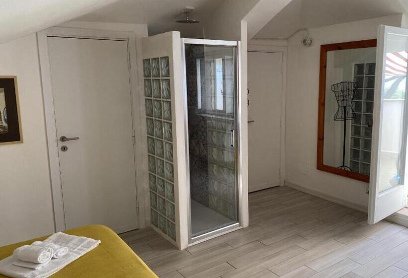 اتاق استاندارد با چشم‌انداز دریا, Villa Luisa B&b