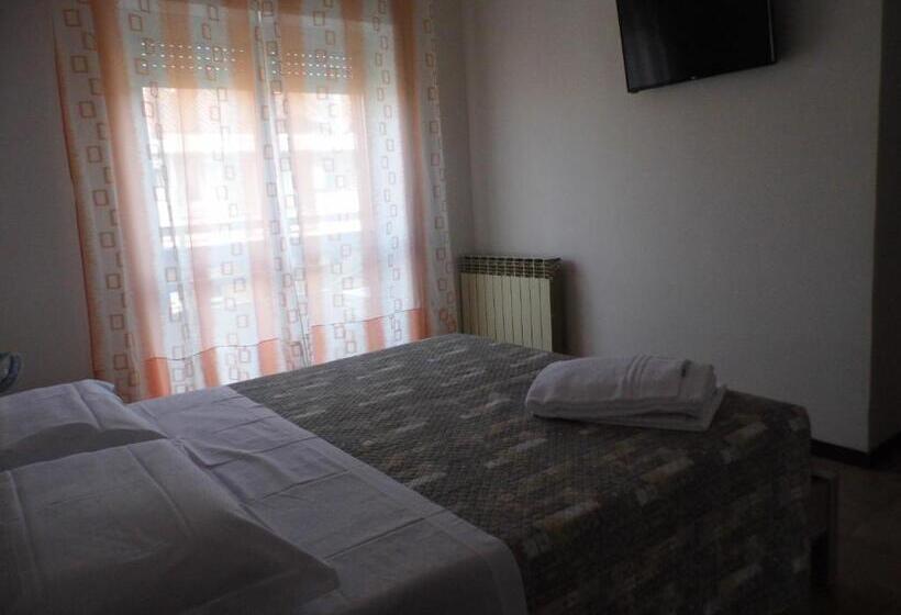 家庭间, A Casa Di Nelly