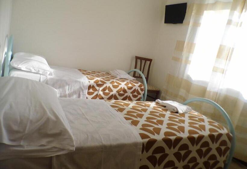 家庭间, A Casa Di Nelly