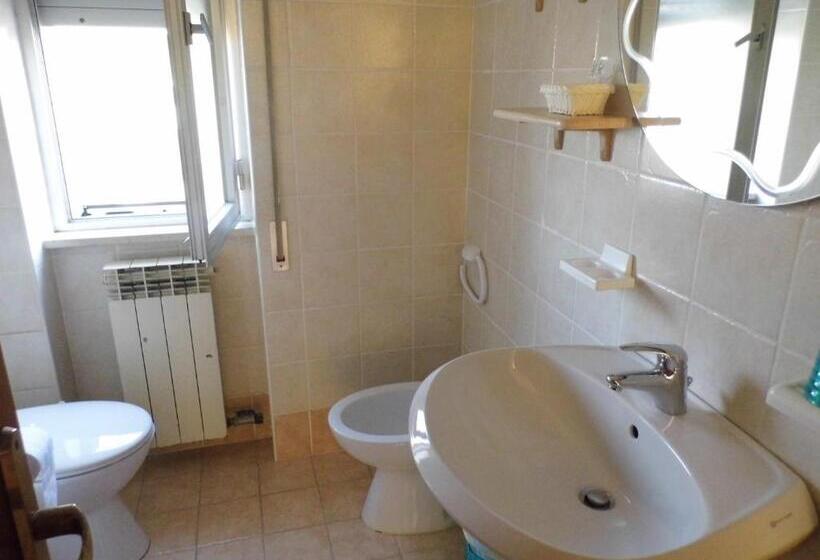 家庭间, A Casa Di Nelly