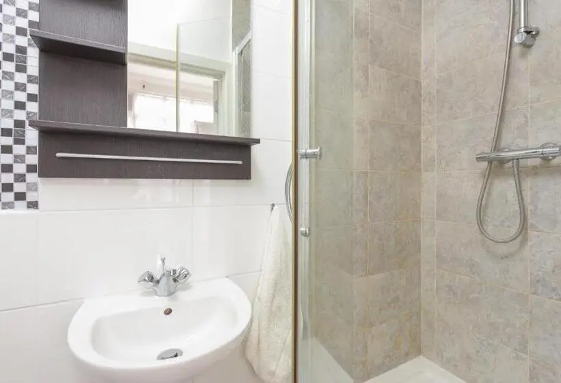 バス共有のスタンダードルーム, Central London Rooms