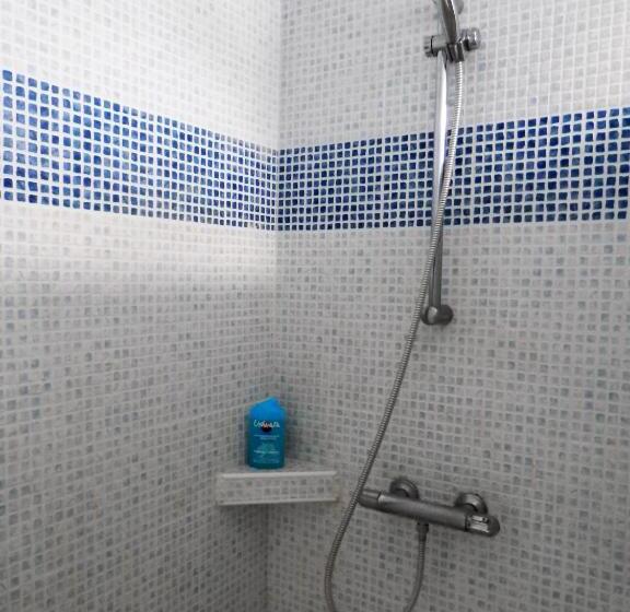 スタンダードトリプルルーム, Chambres D Hôtes La Prévôté   Ancien Couvent Contre La Cathédrale