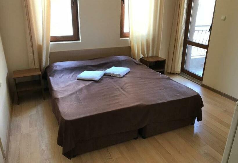 Номер Стандарт с Балконом, Family Hotel Akra