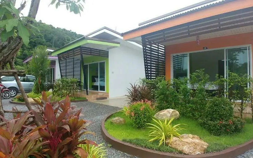 キングサイズベッドのスタンダードルーム, โรงแรม ทิพย์บุรี ริเวอร์ไซค์