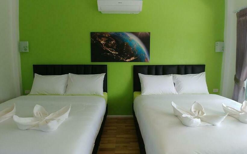 Номер Deluxe, โรงแรม ทิพย์บุรี ริเวอร์ไซค์