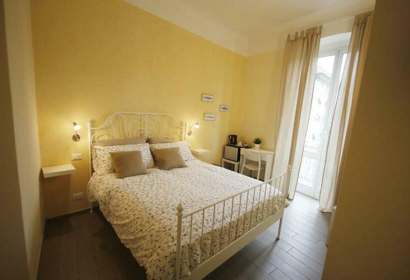 غرفة قياسية, The Old Station Rooms