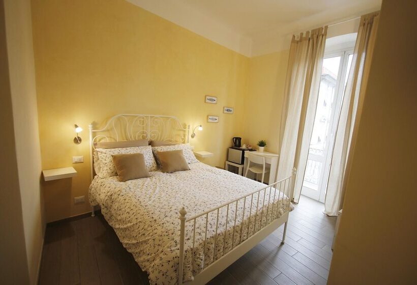 غرفة قياسية, The Old Station Rooms