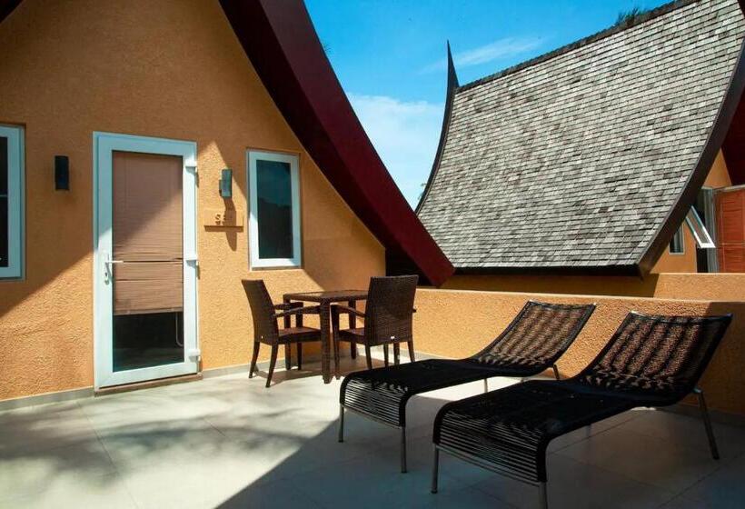 سوئیت جونیور با چشم‌انداز باغ, Siam Royal Bay Beach Villa And Beachfront Apartments