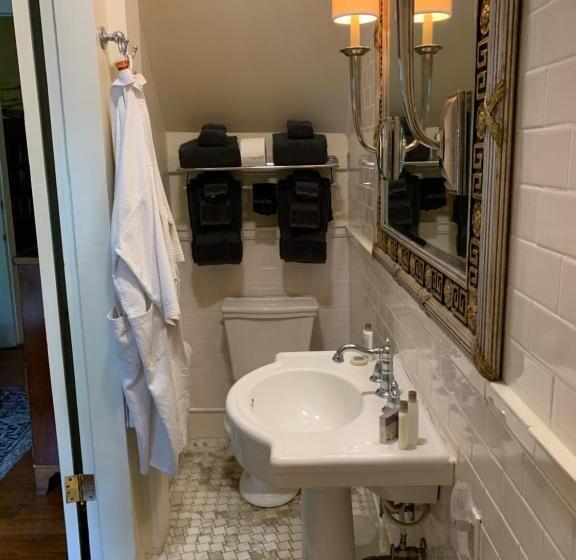 غرفة قياسية سرير كينج, Terrell House Bed And Breakfast