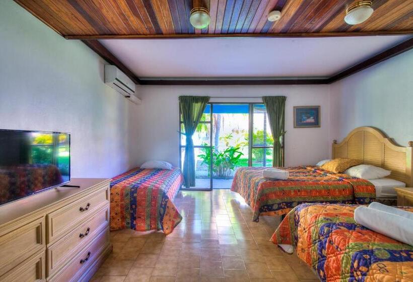 اتاق خانوادگی, Beach Break Resort