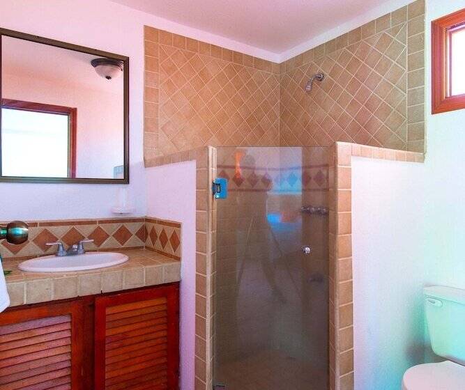 اتاق استاندارد با تخت بزرگ, Beach Break Resort
