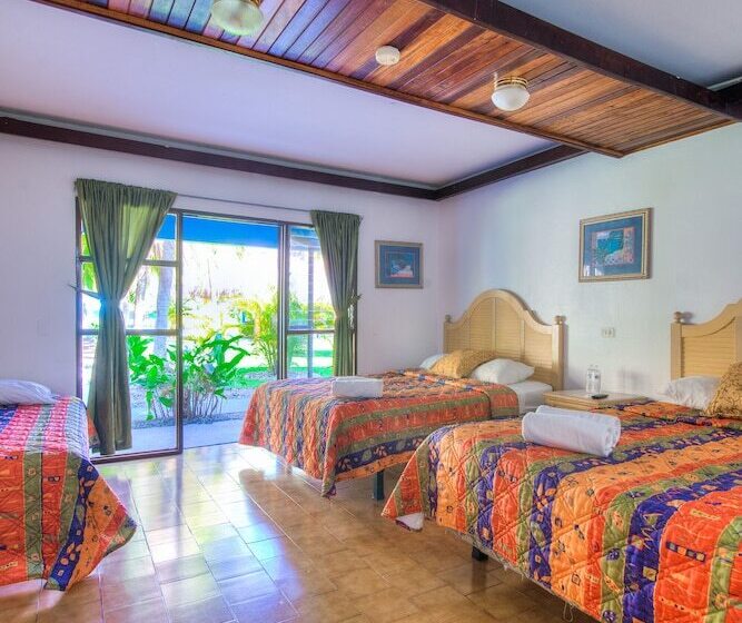 اتاق خانوادگی, Beach Break Resort