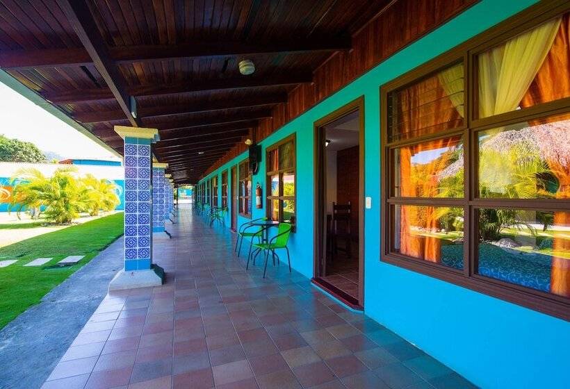 Семейный Номер, Beach Break Resort