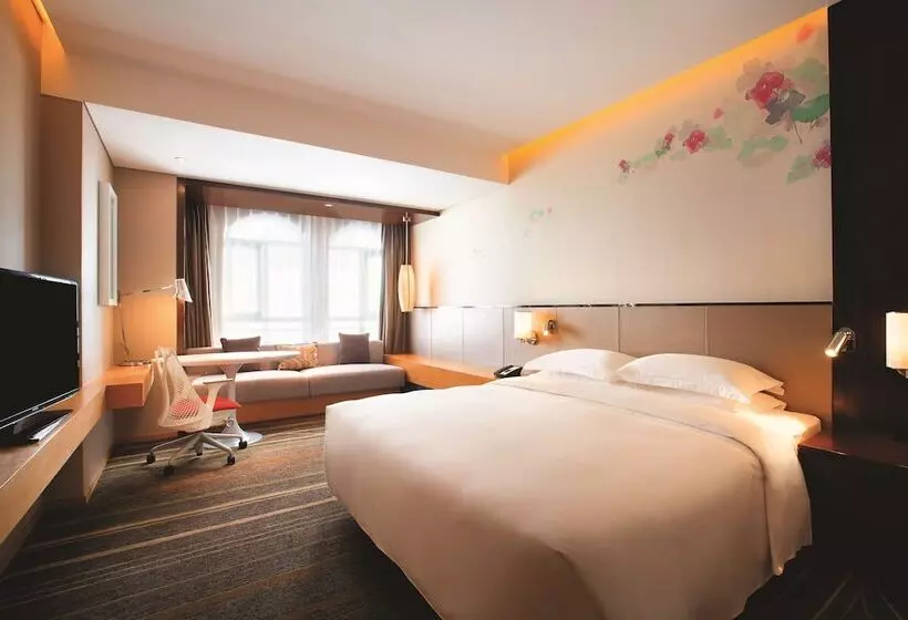 キングサイズベッドのスタンダードルーム, Hilton Garden Inn Lijiang