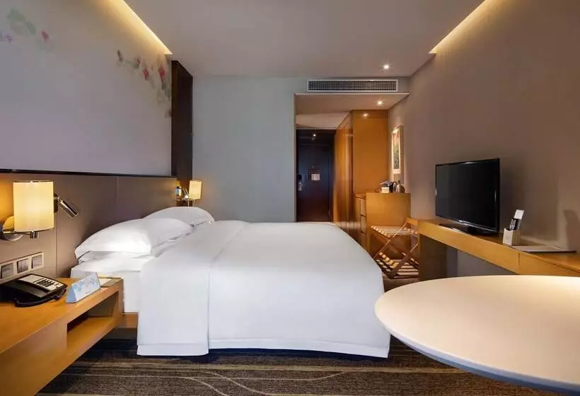 キングサイズベッドのスタンダードルーム, Hilton Garden Inn Lijiang