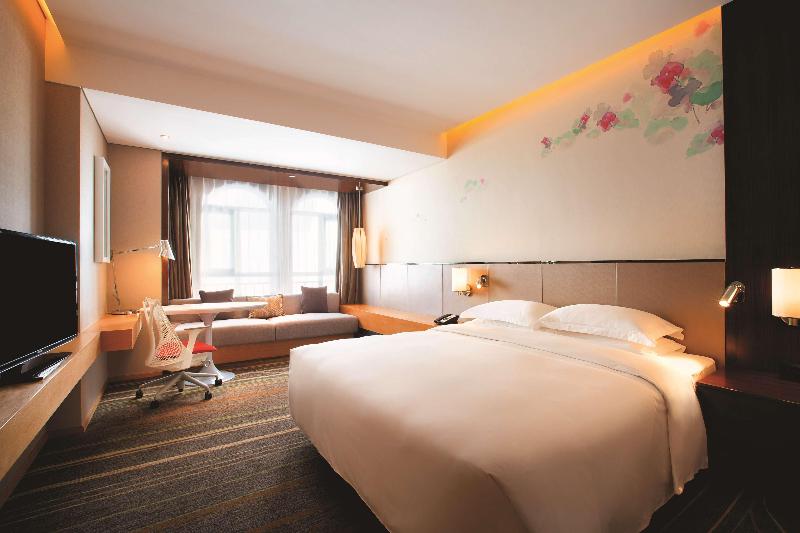 חדר סטנדרט עם מיטת קינג, Hilton Garden Inn Lijiang