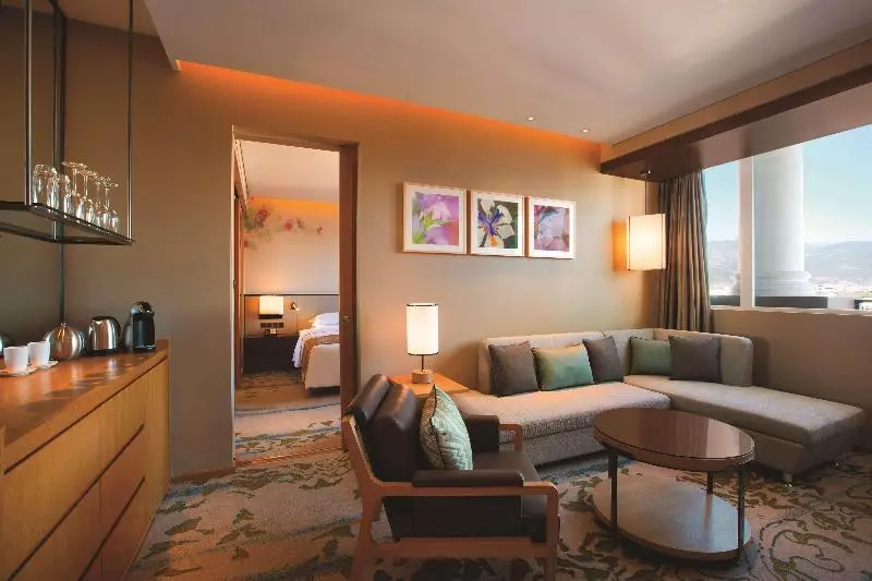 キングサイズベッドのスイートルーム, Hilton Garden Inn Lijiang