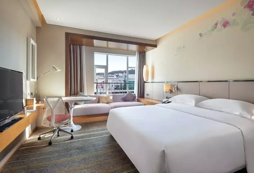キングサイズベッドのスタンダードルーム, Hilton Garden Inn Lijiang