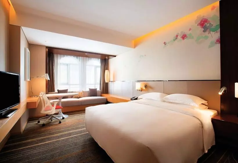 キングサイズベッドのスタンダードルーム, Hilton Garden Inn Lijiang