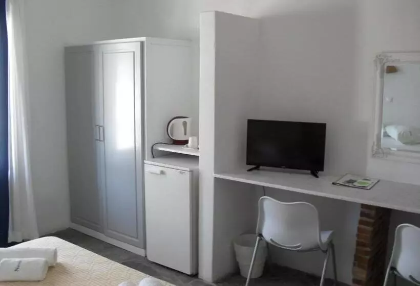 Basic Triple Occupancy Room