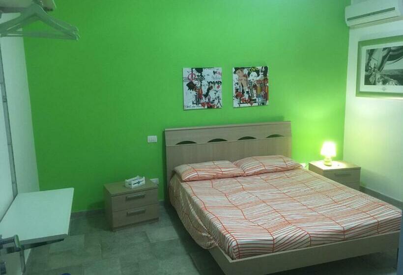 Quarto Estandar Cama King, B&b Dormirereggiocalabria