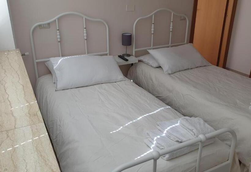 غرفة قياسية رباعية, B&b Iris