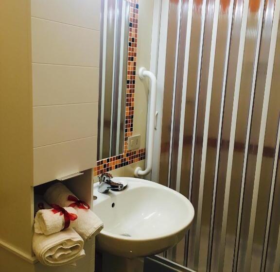 エコノミールーム, B&b Lo Scrigno